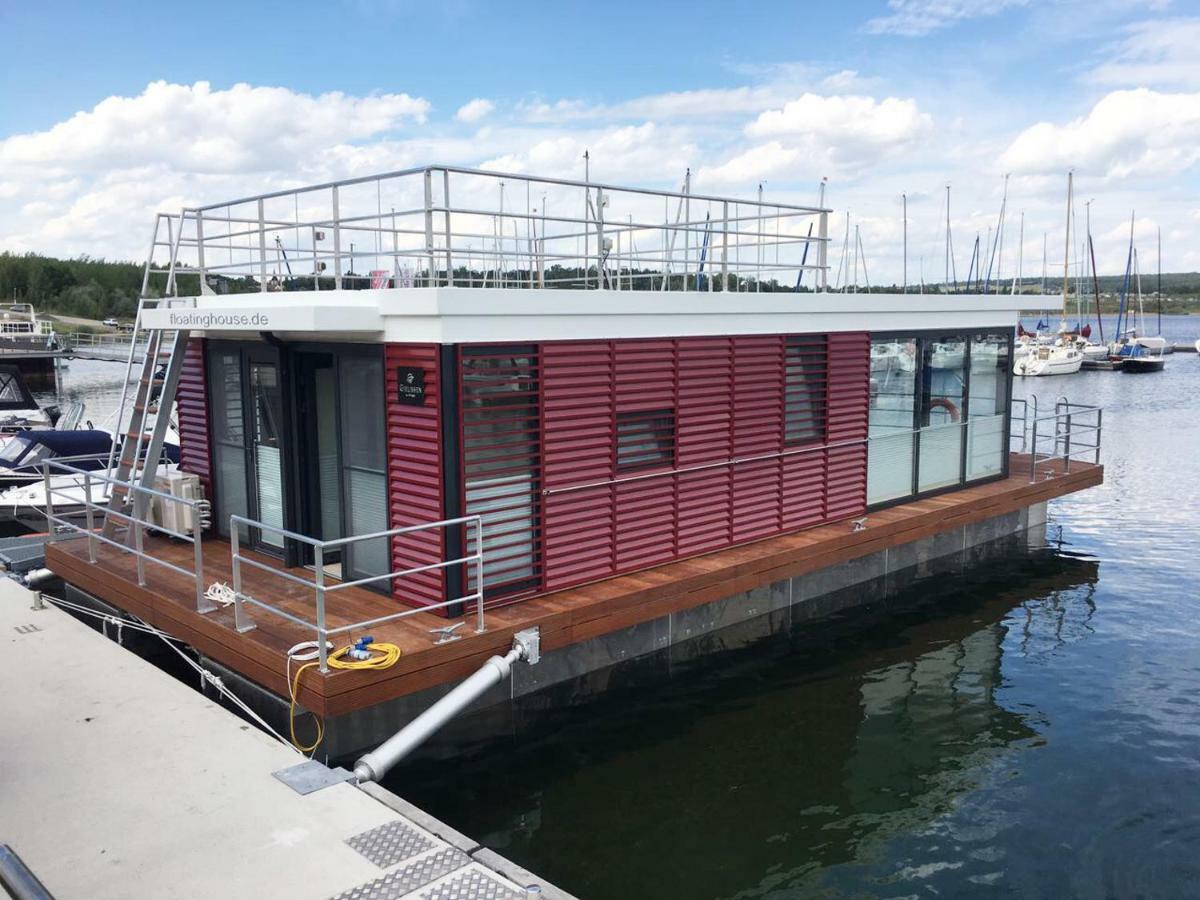 Hausboote Und Ferienhaeuser Marina Muecheln Mucheln Exterior foto