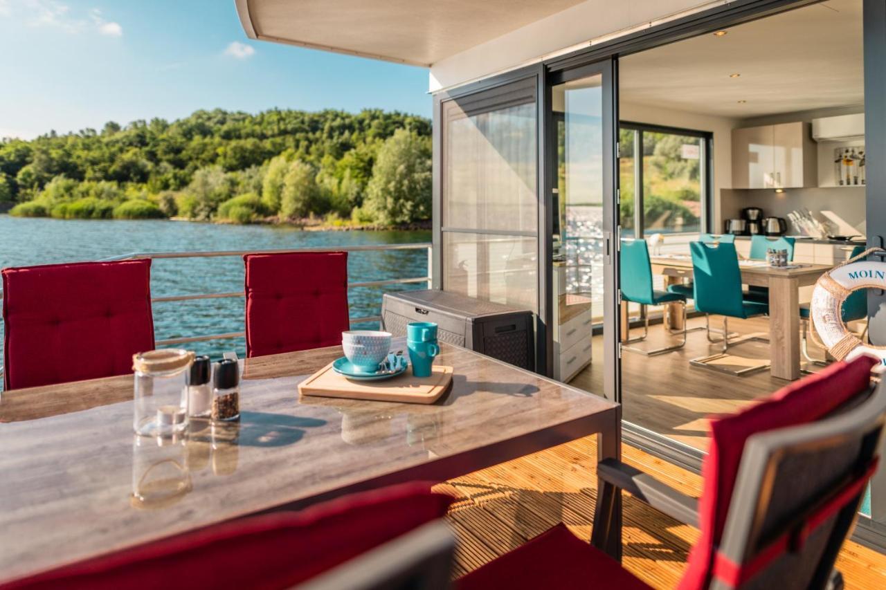 Hausboote Und Ferienhaeuser Marina Muecheln Mucheln Exterior foto