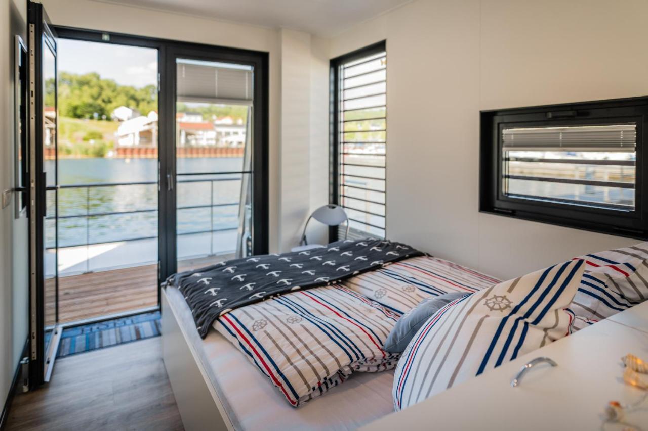 Hausboote Und Ferienhaeuser Marina Muecheln Mucheln Exterior foto