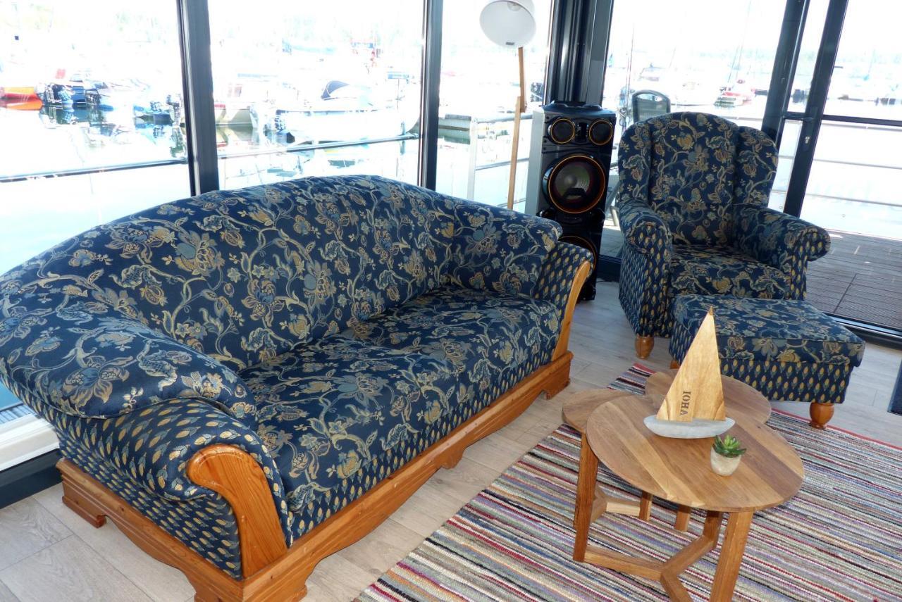 Hausboote Und Ferienhaeuser Marina Muecheln Mucheln Exterior foto